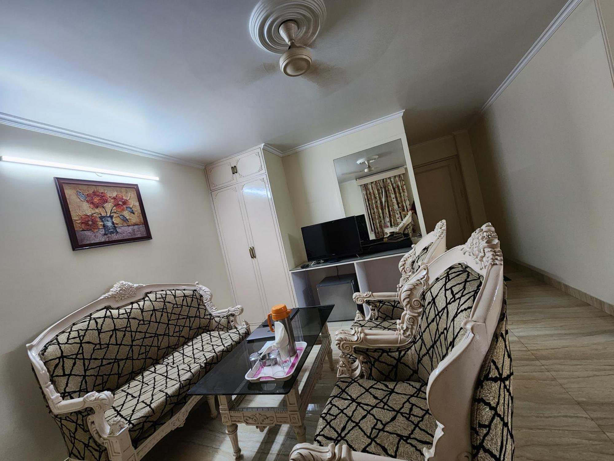Hotel Mayur Deluxe Meerut Exterior photo