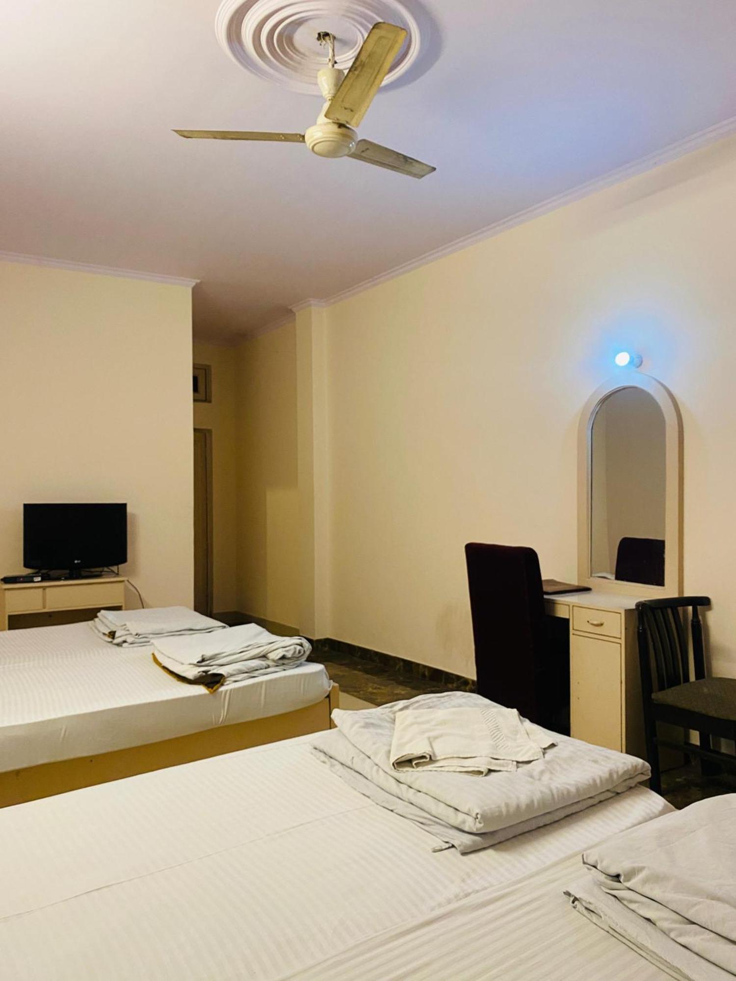 Hotel Mayur Deluxe Meerut Exterior photo