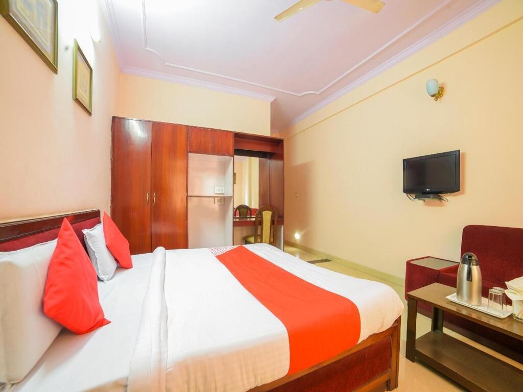 Hotel Mayur Deluxe Meerut Exterior photo